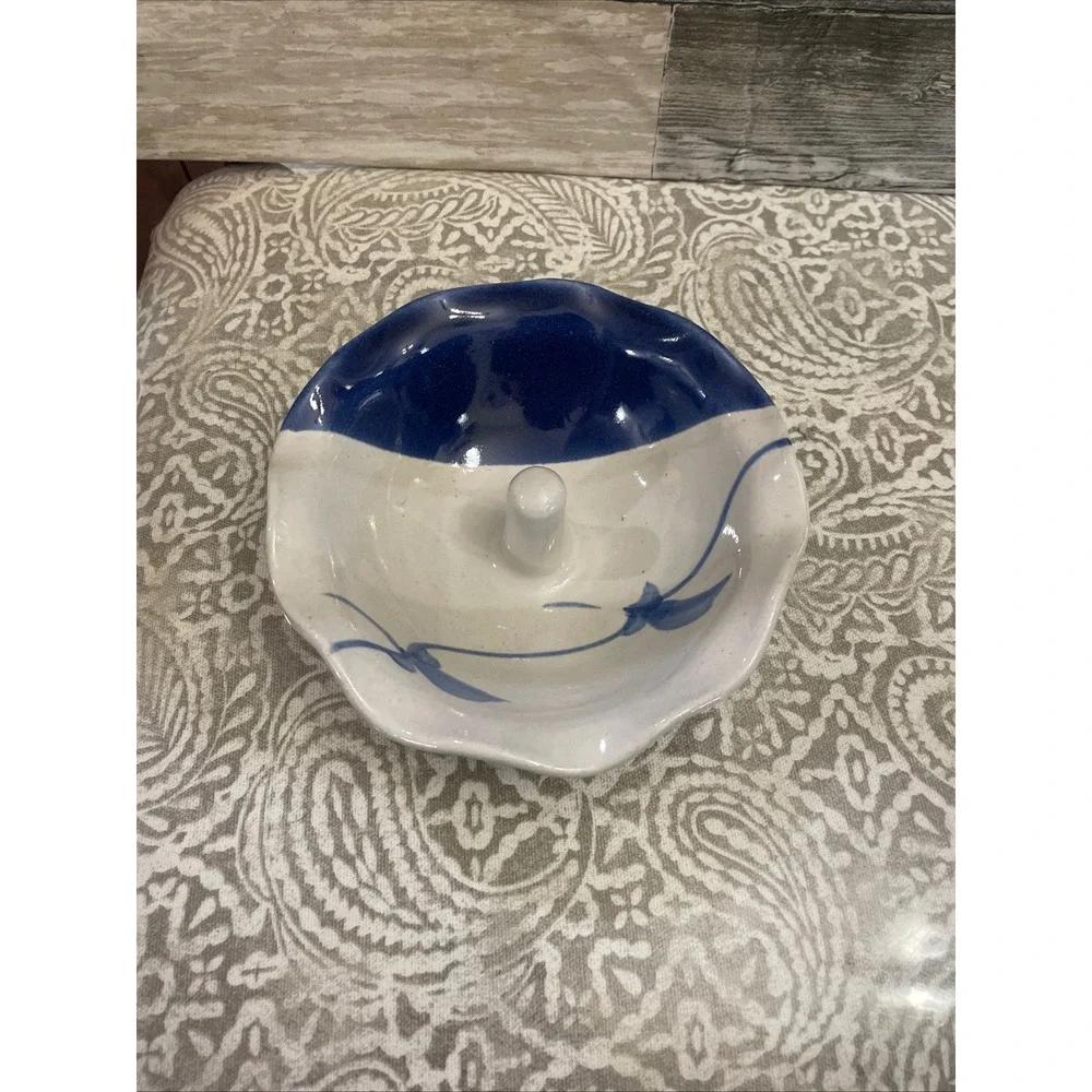 Artisan Studio Pottery Ceramic apple bake Dish Blue White Floral Wavy Signed